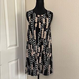 Manuhealii Black and Beige Patterned Dress